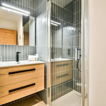 Les De L'aiguille C301 Apartment *